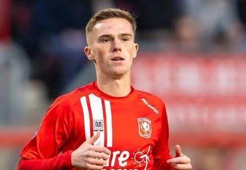 两人始终无 两人始终无